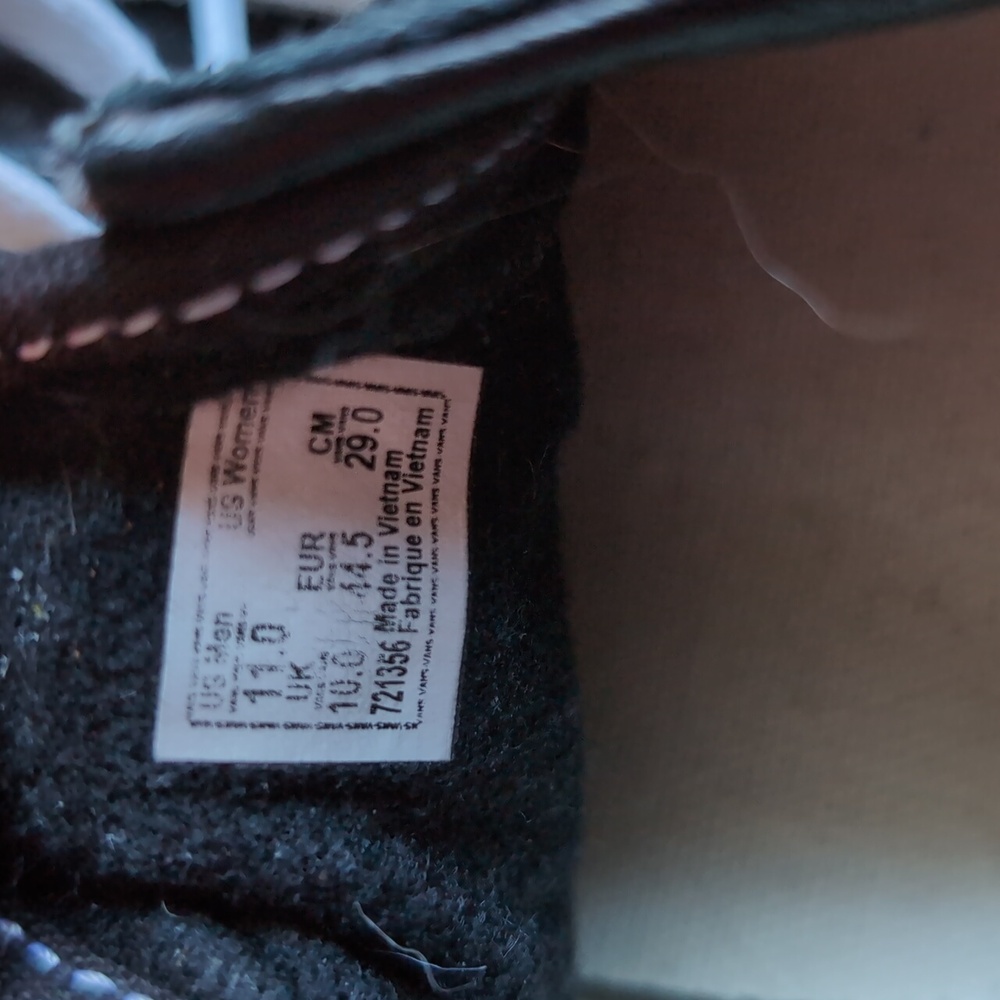 Black Vans - Picture 6 of 6